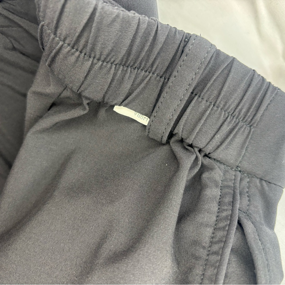 Vuori Women's Wide Leg Pants in Black - Picture 4 of 6